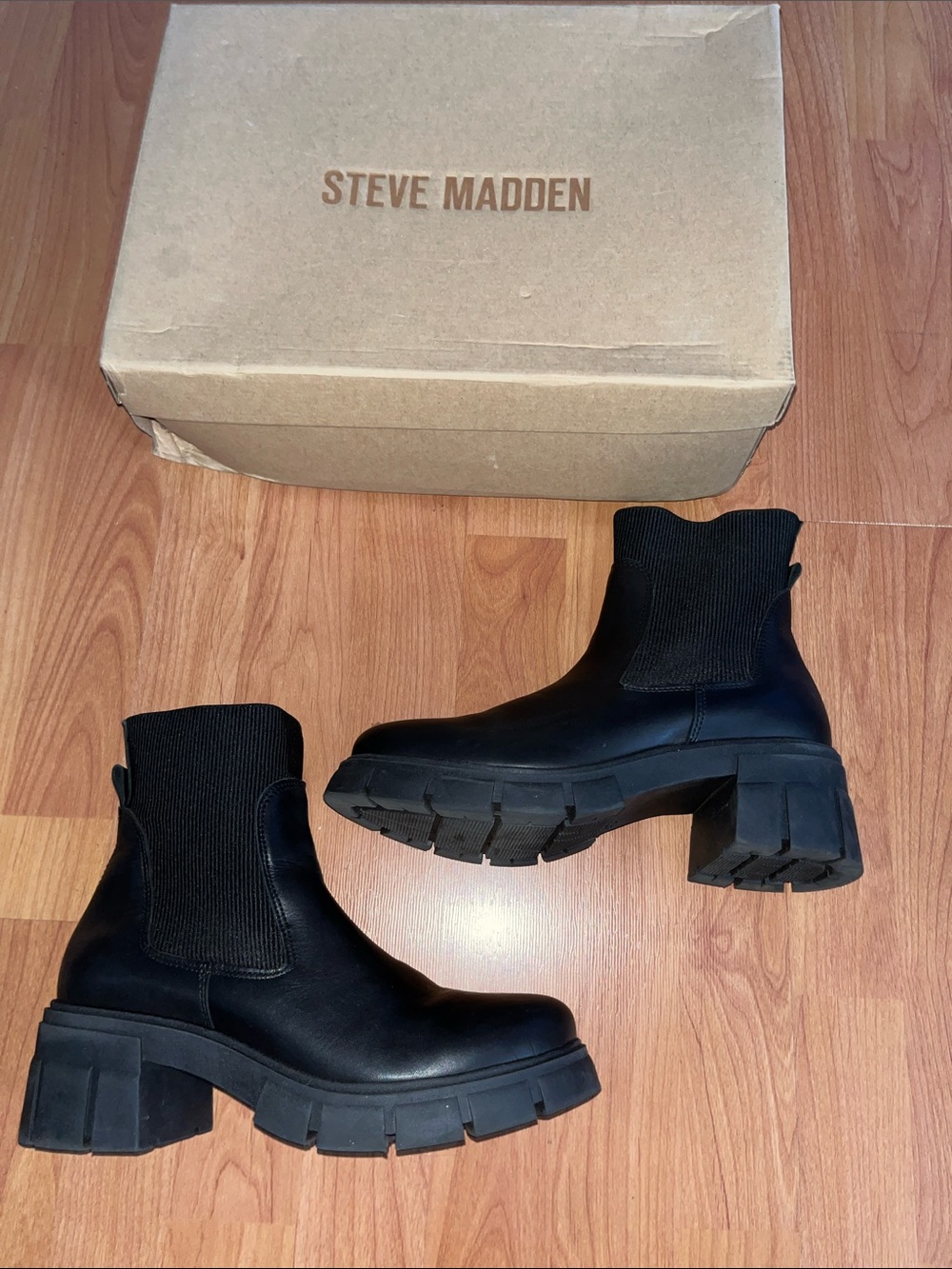 Steve Madden Gilda Black Lug-Sole Chelsea Ankle Boots
